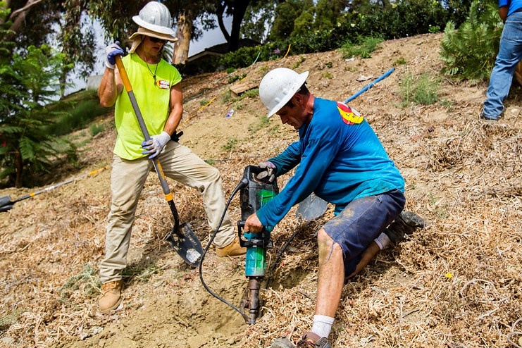 SoCal_Moon_valley_professional_planting